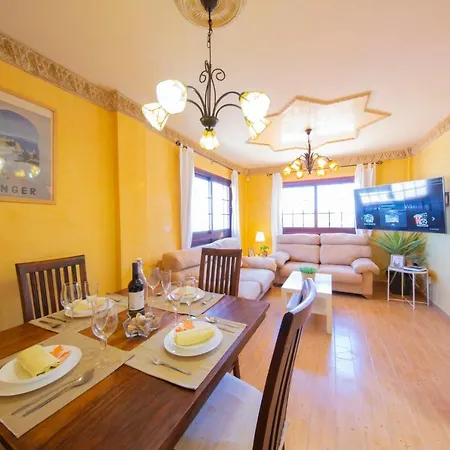 Holiday home The Sunflower House - By Medano4you
