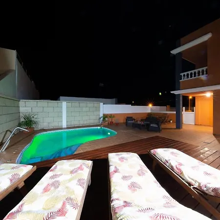 The Sunflower House - By Medano4you * El Medano (Tenerife)